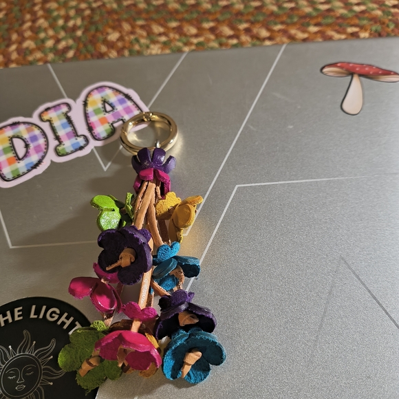 Colorful Floral Keychain - Picture 2 of 4